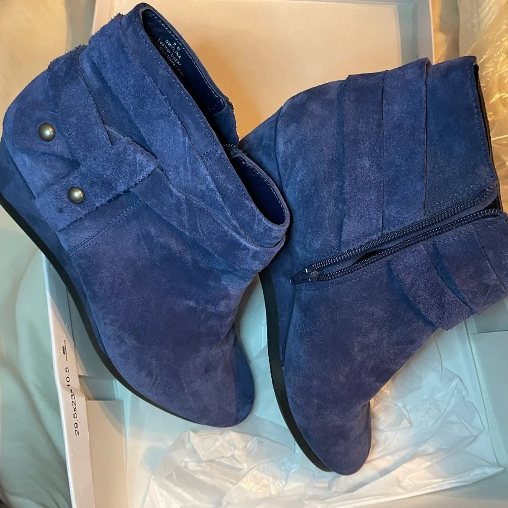 💙Nine West Suede Sz9 Ankle Booties💙 - Picture 3 of 6